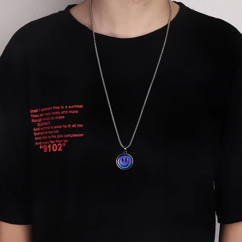 Rotating Smiling Face Double Faced Expression Necklace For Unisex_voghion.com