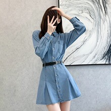 减龄气质设计感polo领牛仔衬衫连衣裙女春秋新款收腰显瘦背带短裙