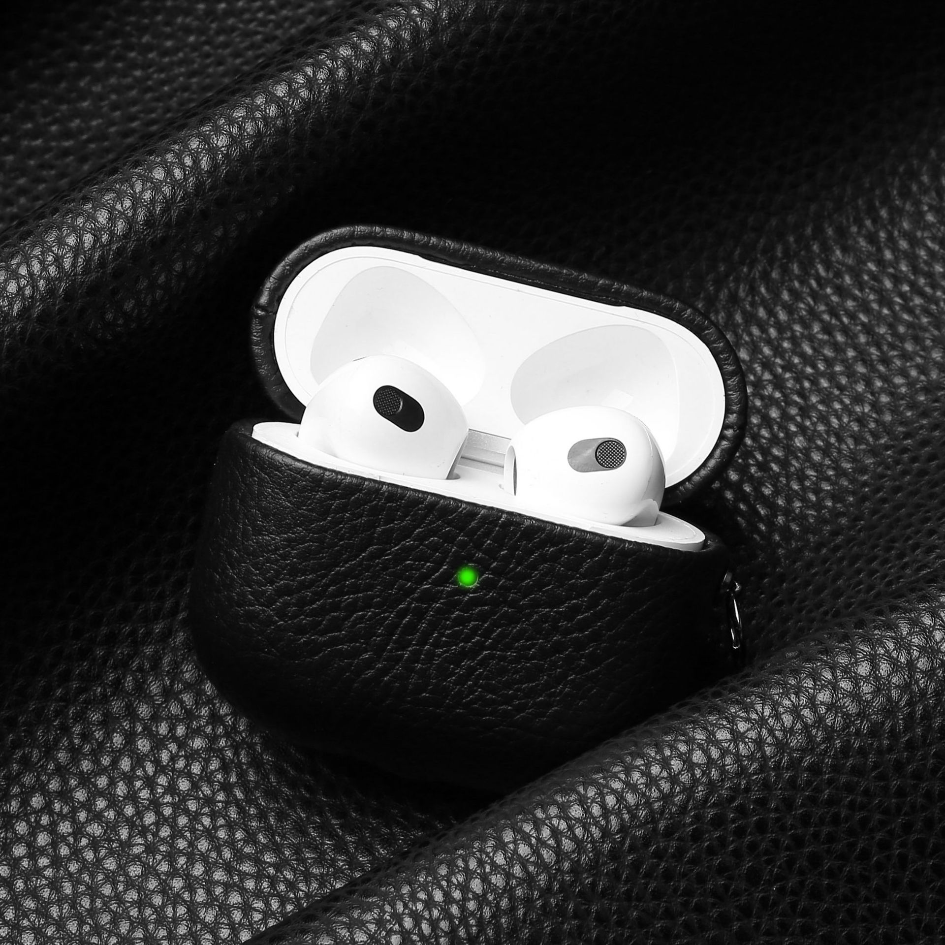 Защитный чехол для Apple AirPods с текстурой личи