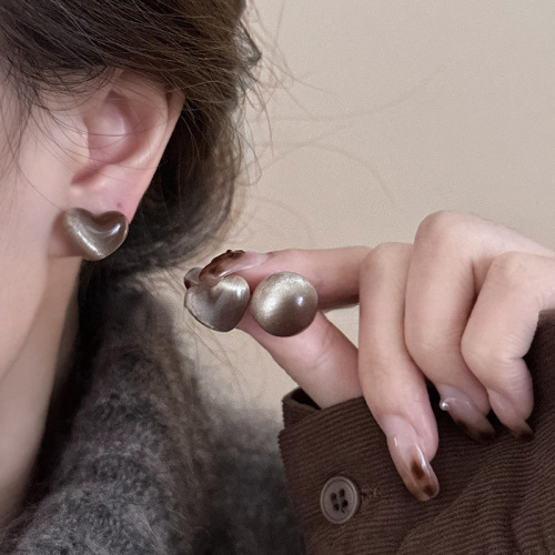 Silver needle love geometric blooming resin earrings niche high-end versatile temperament earrings popular earrings wholesale for women