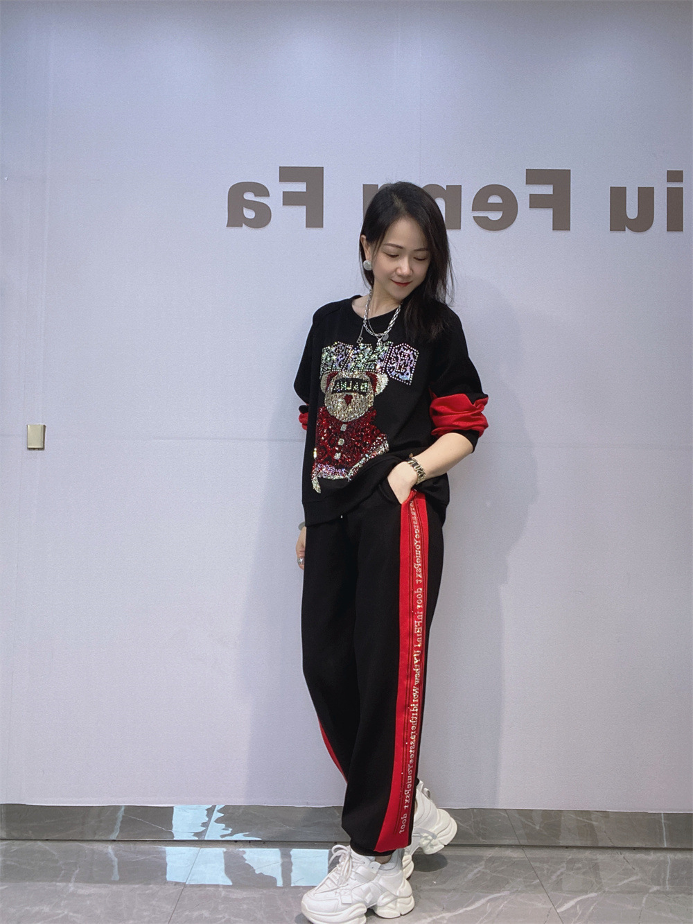 Europa y los Estados Unidos de la ropa de mujer diamante empalme cuello redondo manga larga pantalón conjunto damas de otoño casual diseño suelto pantalón conjunto