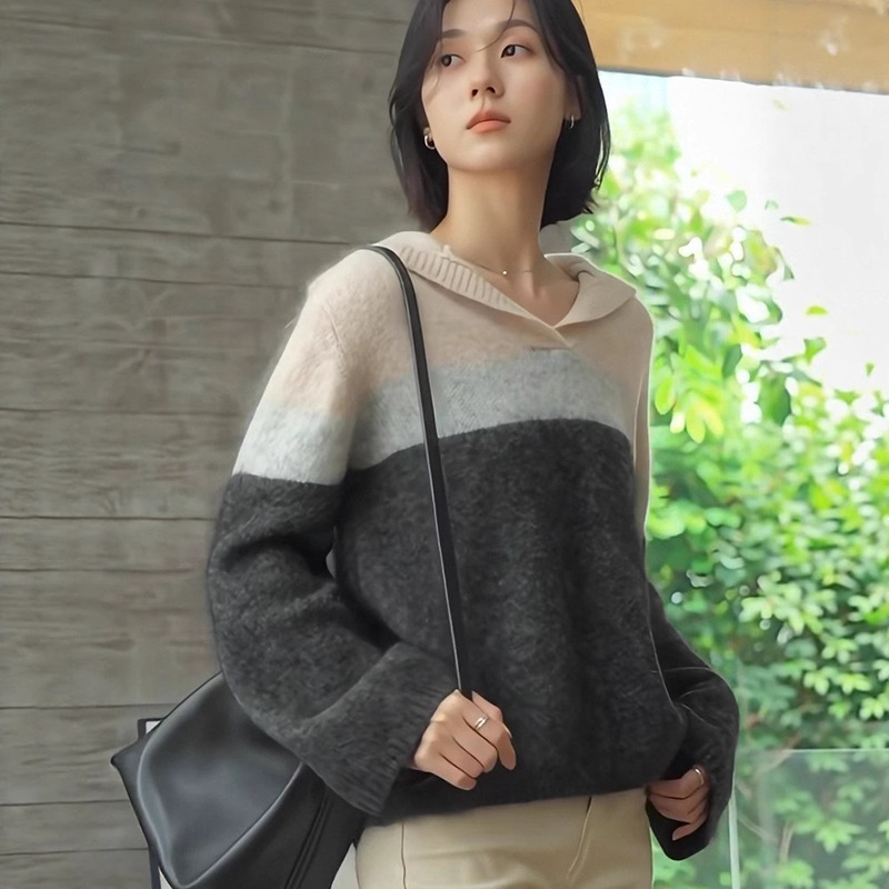 Lazy Style Contrasting Color Merino Wool Hooded Knitwear for Women 2025 Autumn and Winter New Retro Elegant Loose Knitwear