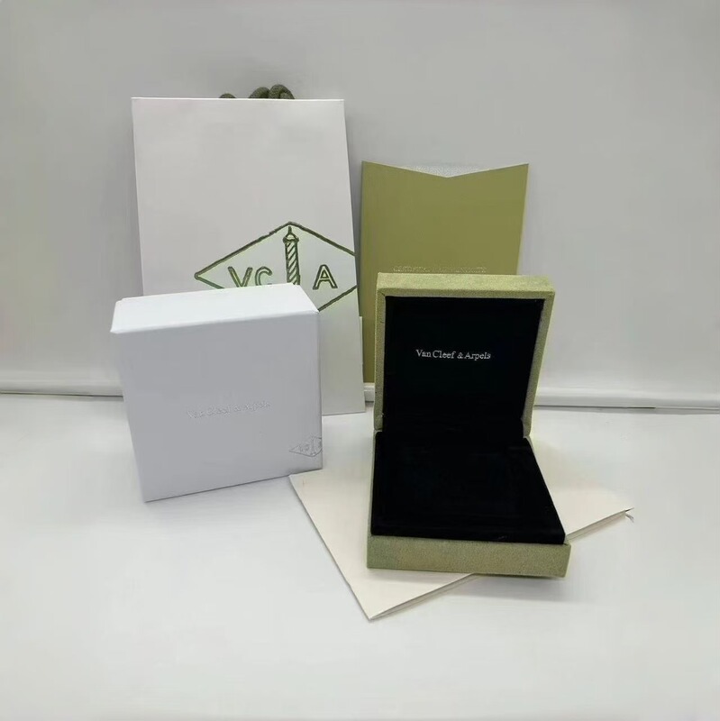 Van Gogh Four-Leaf Clover Necklace Bracelet Set Gift Box Set 18K Gold-Plated Light Luxury Clavicle Chain for Women Green Packaging