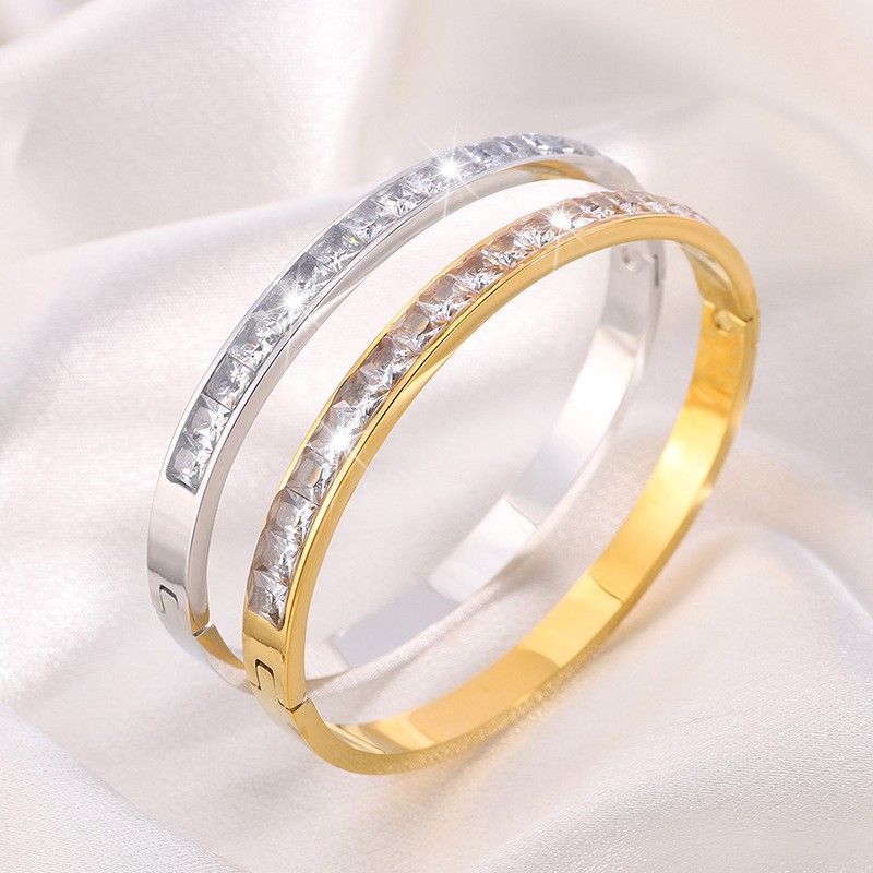 Brazalete de acero de titanio de diamantes de moissanita pulsera galvanizada al vacío de niñas de alta calidad de la moda europea y americana no se desvanece pulsera