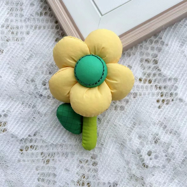 Accessory flower-shaped