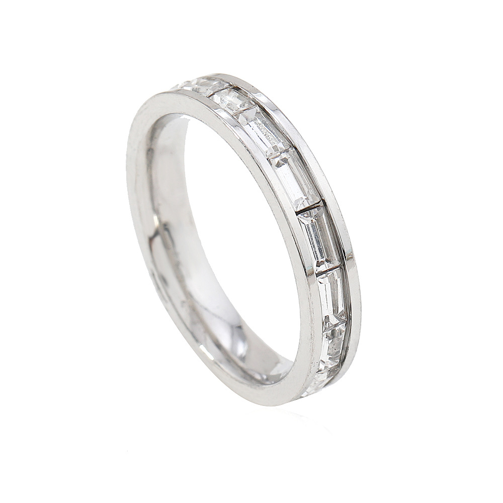 Moda transfronteriza gypsophila luz lujo sentido de diseño rectángulo circón con incrustaciones de diamantes pareja anillo de acero de titanio joyería de acero inoxidable
