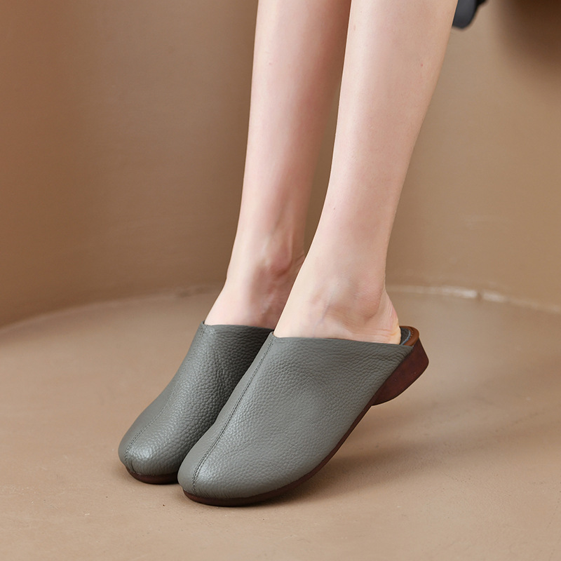 Spring and Autumn closed toe first layer cowhide home slippers women's indoor non-slip waterproof soft bottom cowhide slippers Spring and Autumn closed toe first layer cowhide home slippers women's indoor non-slip waterproof soft bottom cowhide slippers