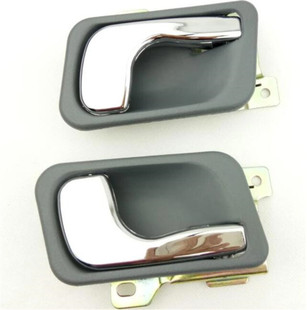 Suitable for Mitsubishi Pajero Montero V31V32V33V43 door inside handle cheetah soldiers black diamond inside handle