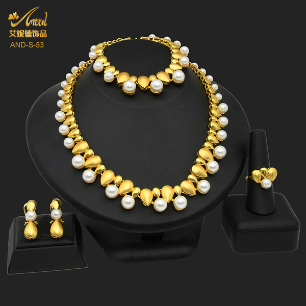 Necklace for bride with zircon from pearl