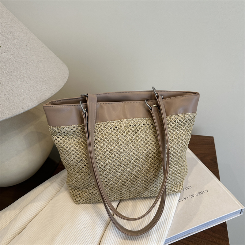 Modische, geräumige Strohtasche für Damen, neues Sommermodell 2025, schlichte, gewebte Strandtasche zum Umhängen._voghion.com