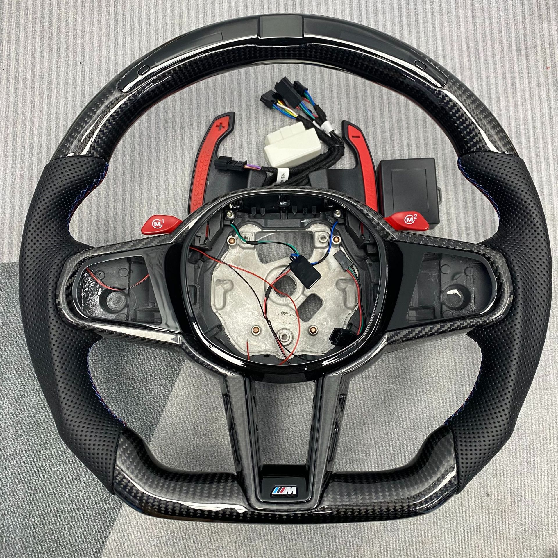 Manufacturer Customized Carbon Fiber Car Steering Wheel Modification Suitable for Bmw Series Cs Steering Wheel Processing Can Be Upgraded