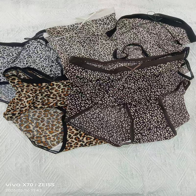 Lianyina 1619 Women's Underwear, Large Size, High-Waisted, Hip-Hugging, Elastic Triangle Shorts with Small Leopard Print Lianyina 1619 Women's Underwear, Large Size, High-Waisted, Hip-Hugging, Elastic Triangle Shorts with Small Leopard Print