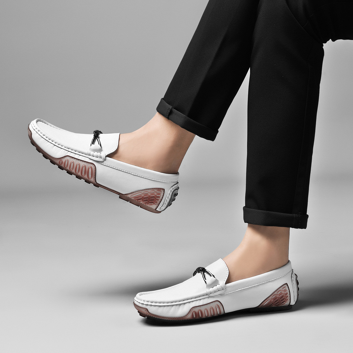 Zapatos de cuero verdaderos de primavera y verano transpirables, zapatos de cuero casuales, zapatos de conducción grandes para hombres.