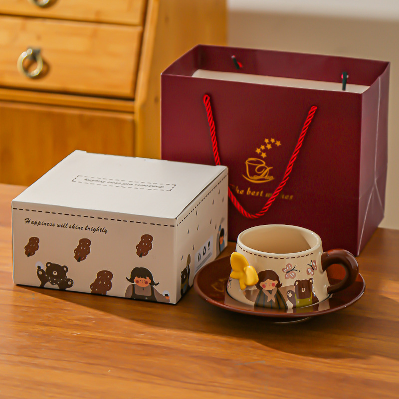 Tazas de café muy bonitas retro relieve mariposa taza de latte taza de café conjunto de platos para las chicas regalos