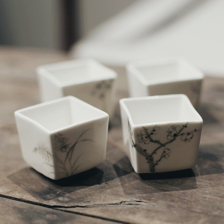Artesanos de manteca de cerdo blanco taza cuadrada tinta pintada a mano taza de té cuatro caballeros taza de té literatos utensilios de té