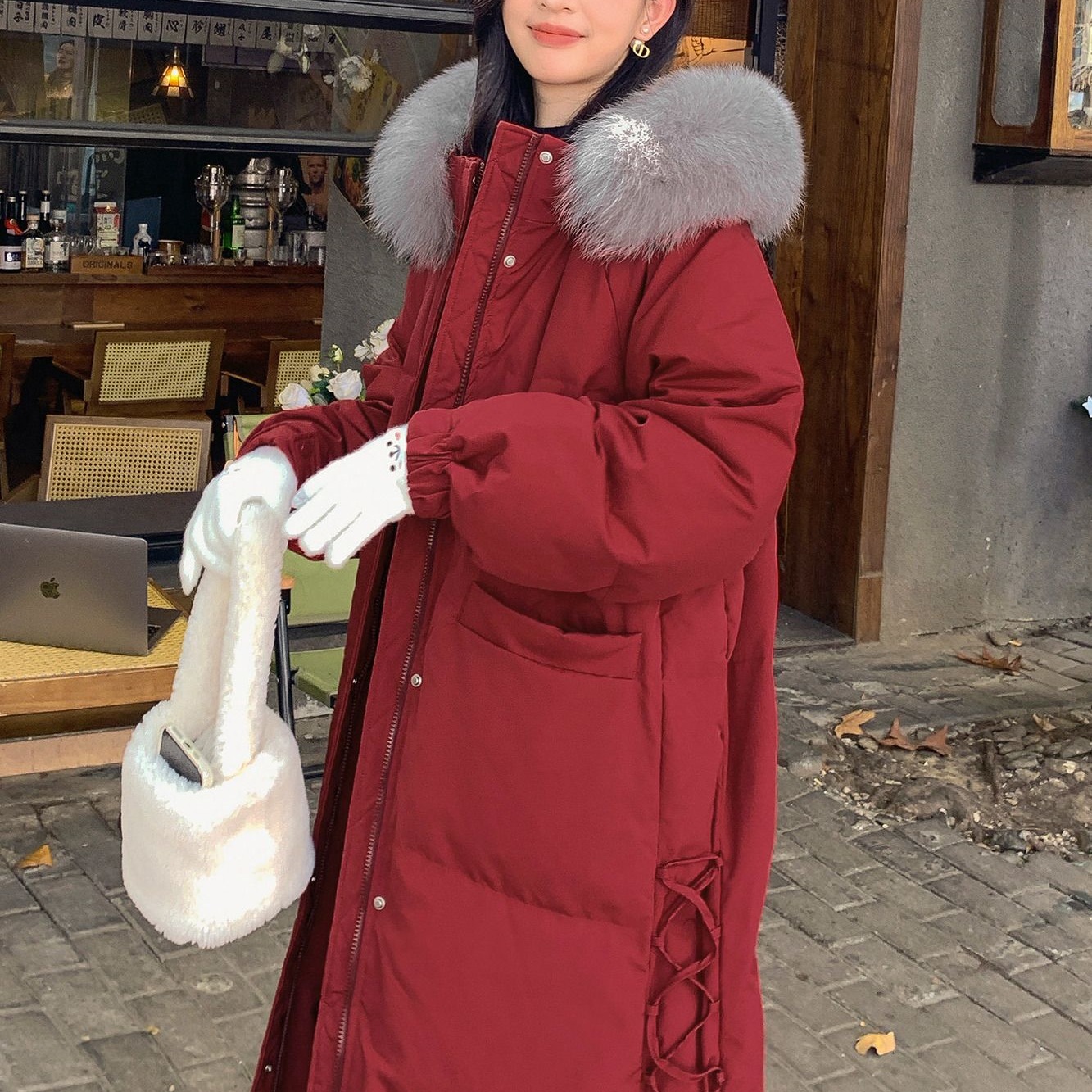 冬季羽绒服女2025新款长款过膝年轻漂亮新娘结婚加厚保暖宽松外套