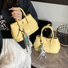 ���@���n������ˮͰ����Ů�����¿�r��С���ذ������Іμ�б���