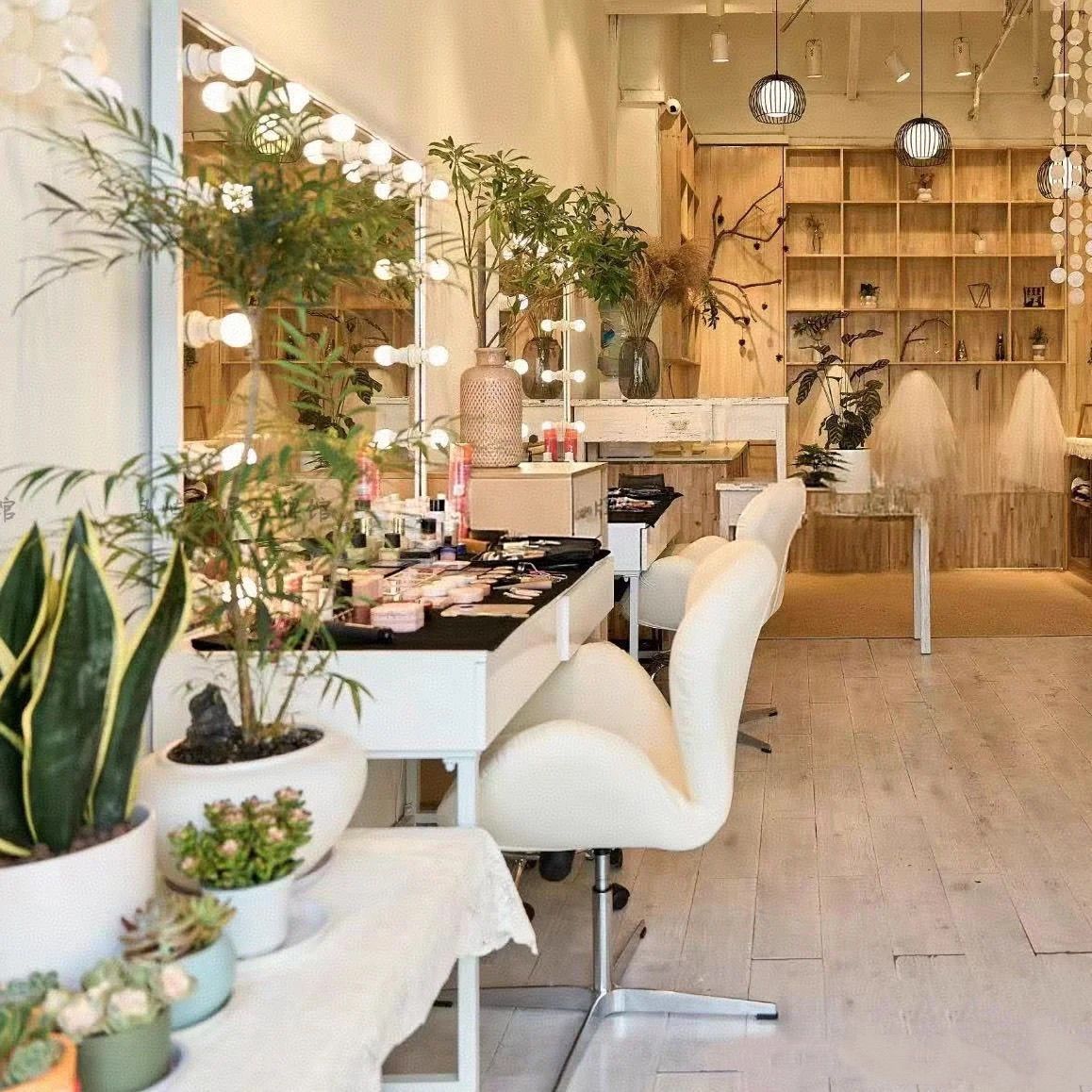 Photo Studio Dressing Table with Lights, Professional Wedding Shop, Beauty Salon, Makeup and Manicure Studio, Makeup Artist's Special Dressing Table