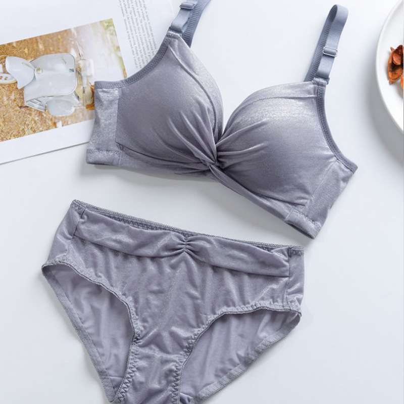 회색 보라색 정장