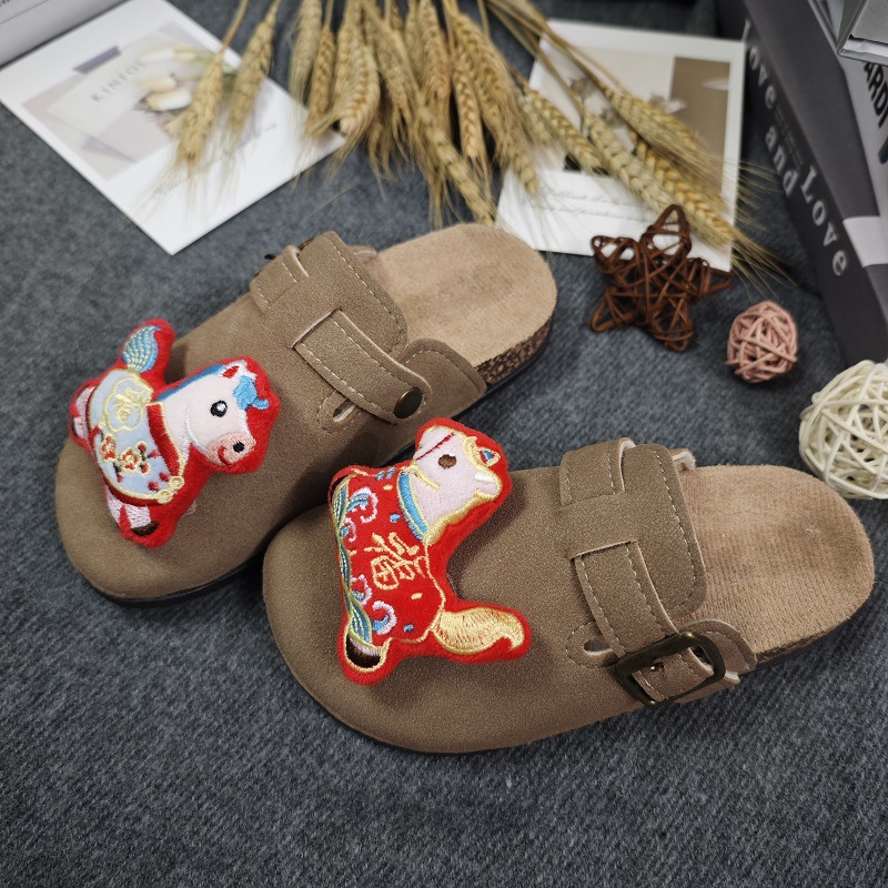 可爱笑笑马亲子装卡通勃肯鞋女时尚中大童勃肯外穿防滑包头半拖鞋