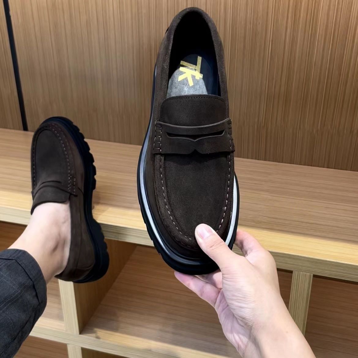 2025 New Thick-Soled Nubuck Leather Shoes, Casual Business Loafers, Men's Flat Shoes, Brown Ready-Made Shoes