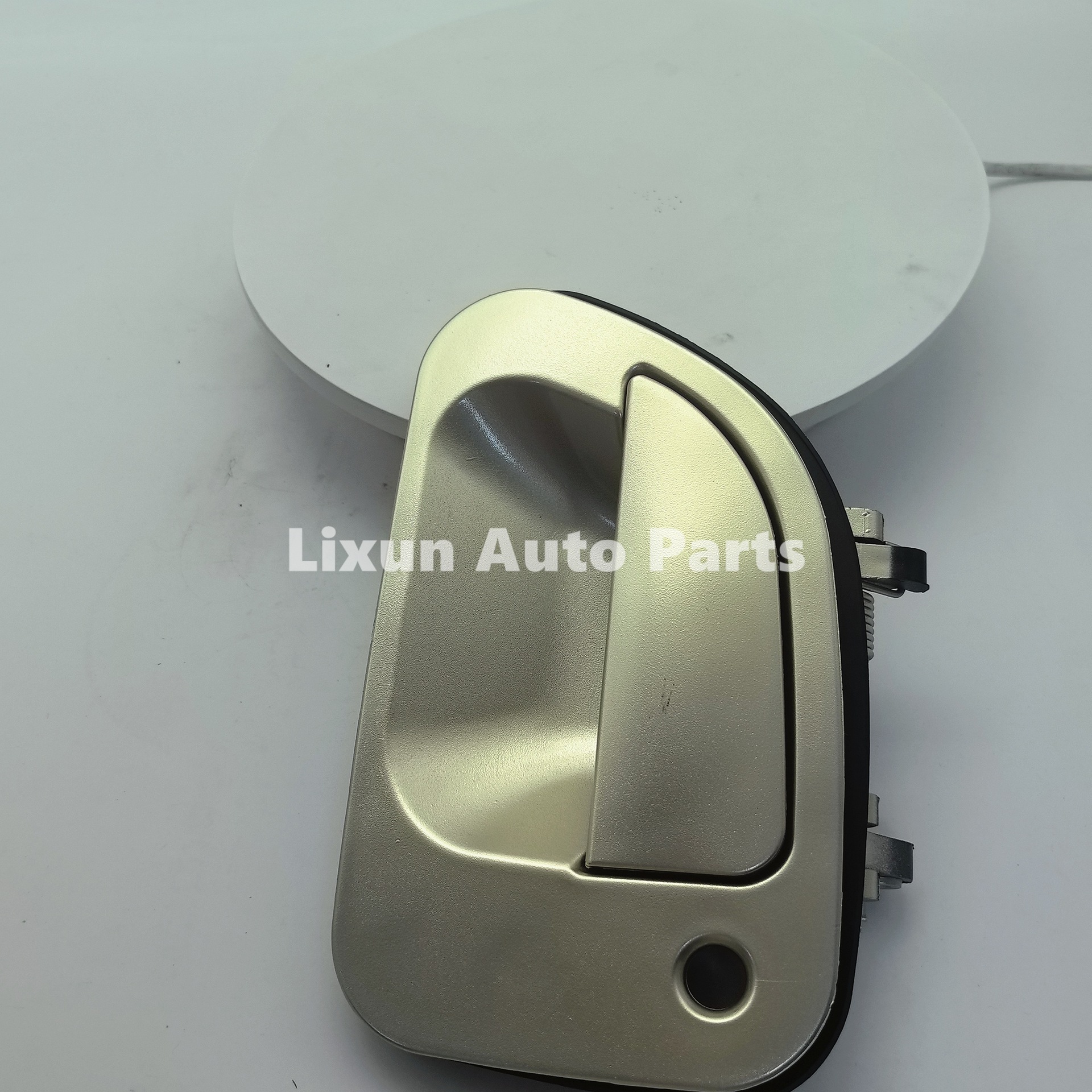 1 Front Door Outer Handle L/R Gold Suitable for Dongfeng Fengxing Lingzhi F500 L400