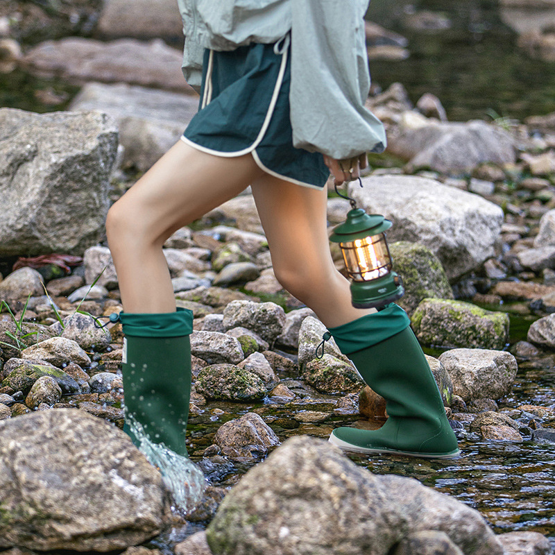 High cylinder plush, warm waterproof shoes, new fashionable men's and women's rain boots, non slip thick soled rubber_voghion.com