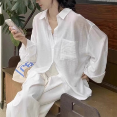 フランスの白い綿麻日焼け止めシャツのコート女性の夏の薄いタイプのカーディガン女性のシャツの亜麻の上着の夏