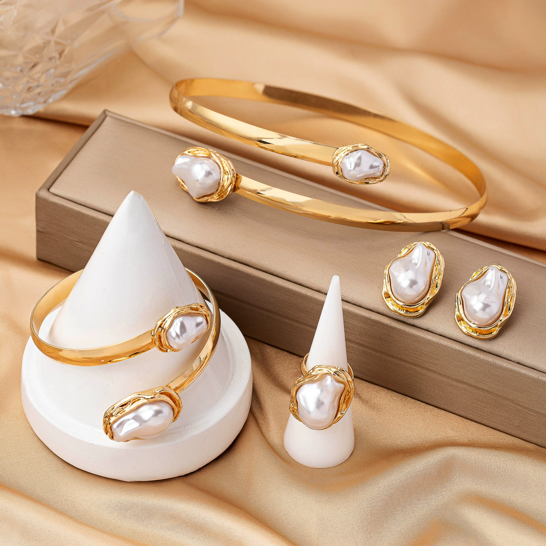 Fashionable trend retro elegant stone inlay, bracelet, ring, choker, earrings