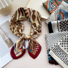 70小方巾絲巾女春秋冬季護頸圍脖子薄款韓版時尚圍巾紗巾搭配襯衫