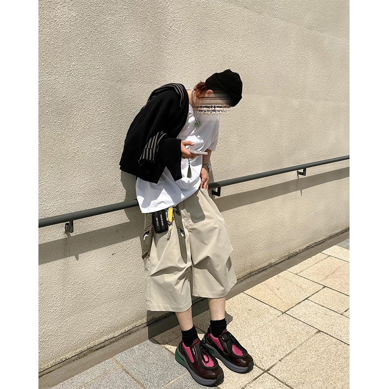 Nonnod Retro Silhouette Pleated Scimitar Cropped Pants Stereo Design Logging Clothing Casual Over-the-knee Shorts for Men