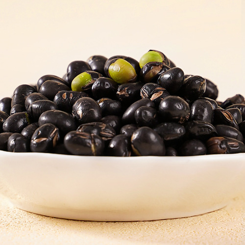 Crispy fried black beans, dry fried ready-to-eat casual snacks, snacks, small bags of farm-grown green core black beans wholesale