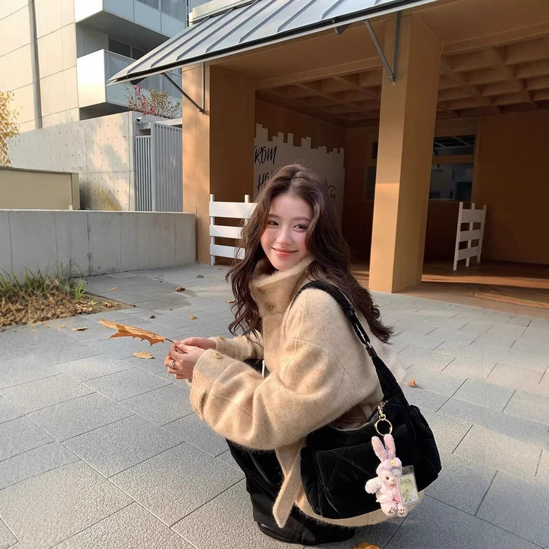 Soft and Serene Atmosphere, Korean-Style High-End Loose-Fitting Stand-Collar Woolen Coat, Elegant and Unique, Waist-Cinching and Slimming Woolen Outerwear