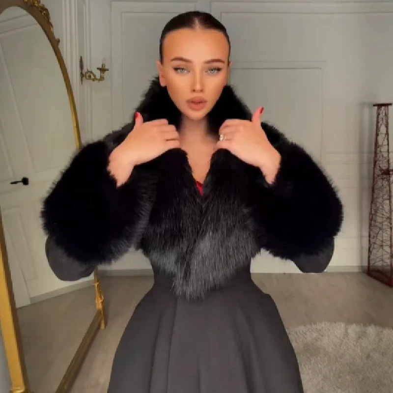 Russian-style elegant high-waisted coat with detachable fur collar, large A-line long skirt, suitable for Christmas and New Year's Eve Russian-style elegant high-waisted coat with detachable fur collar, large A-line long skirt, suitable for Christmas and New Year's Eve