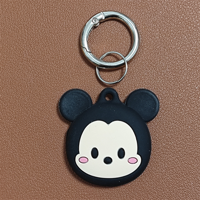 かわいいスプリングはリンゴのairtagsの保護カバーを掛けます。|undefined