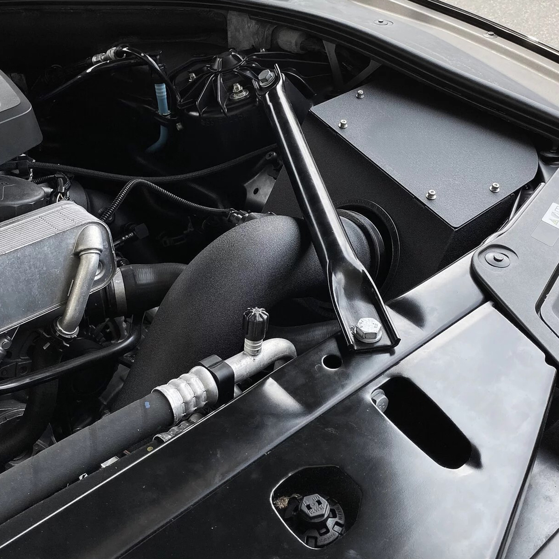 Car Air Intake Modification Kit for 12-16 Bmw 520I 528I F10 N20 2.0t