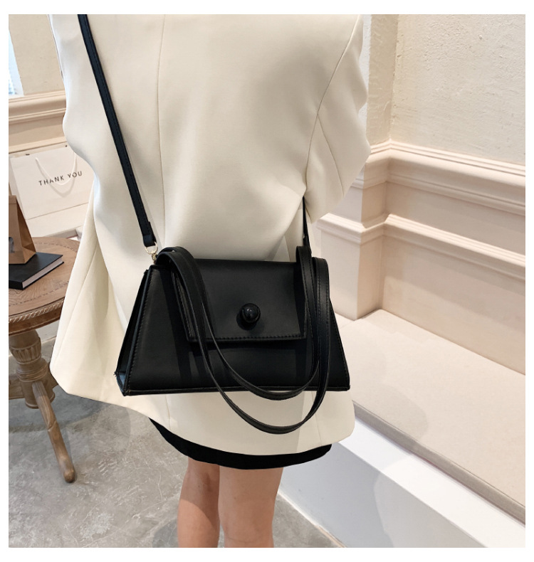 Fashion New Solid Color Handbag Messenger Bag Fashion Retro Shoulder Bag display picture 17