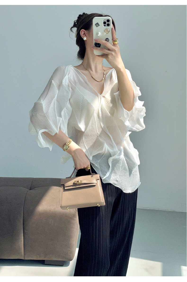 Áo thun nữ Miyake xếp ly thủ công cổ V ôm dáng — Màu đen chi tiết 9