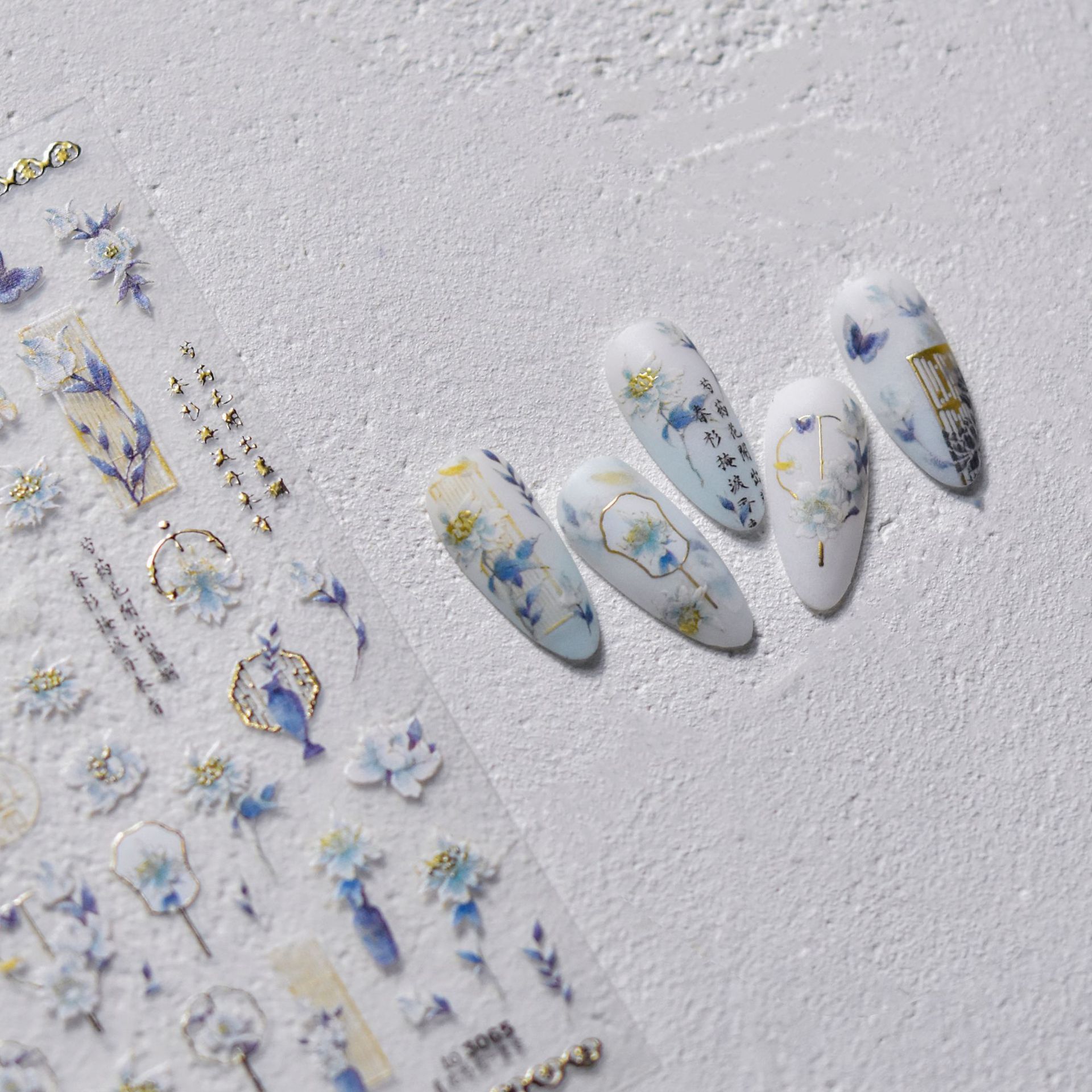 Estilo nacional azul y blanco de porcelana pegatinas de uñas alivio tridimensional adhesivo japonés 5D Internet celebridad nuevas pegatinas de uñas decoración al por mayor