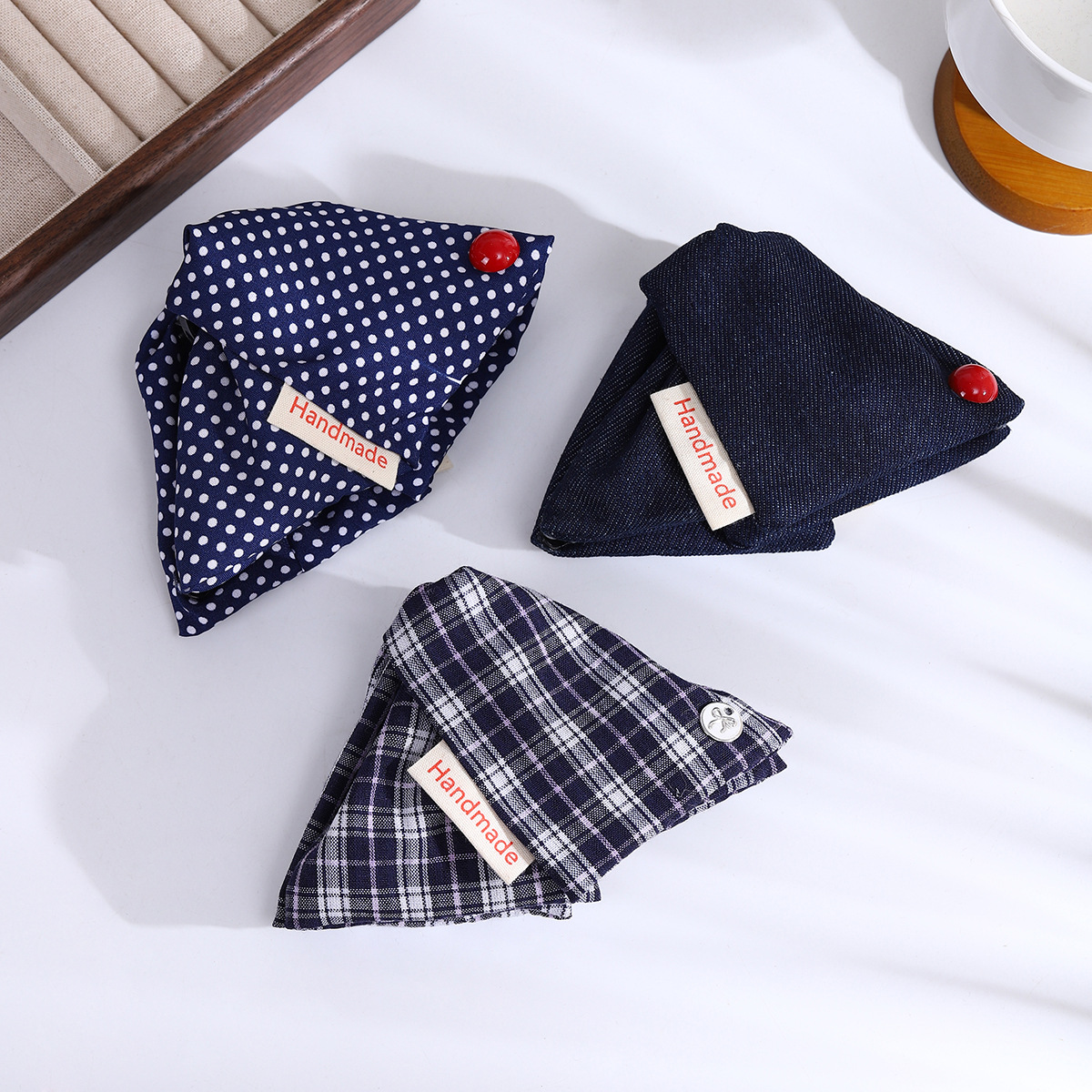 Corea del Sur Dongdaemun azul tibetano punto ondulado triángulo agarrar clips feminino detrás de la cabeza de cabello de tiburón clips de cabello más clips de cabello