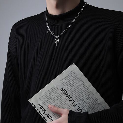Titanium steel versatile necklace men's trendy light luxury niche high-end accessories ins hip-hop street chain pendant