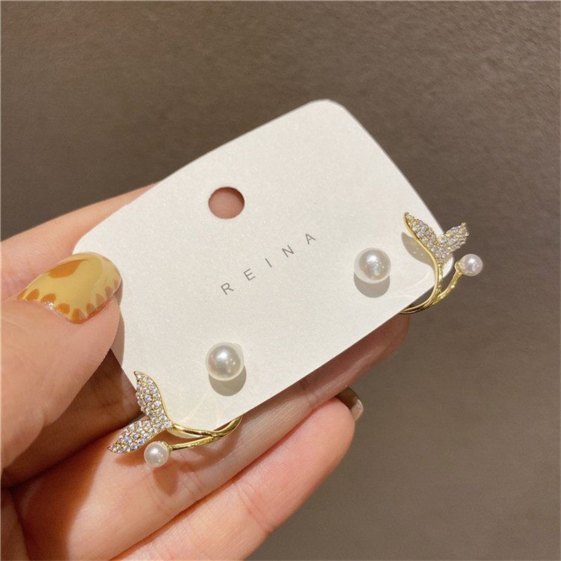 Fishtail Pearl Stud Earrings For Women Elegant Diamond Accessories_voghion.com