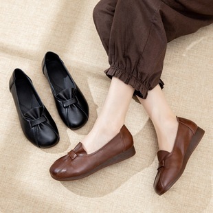 2025 Spring Genuine Leather Tbottomon Shallow Mouth Mom Shoes Soft Sole Flat Beanie Shoes Retro Middle-Aged and Elderly Slip-On Shoes for Women