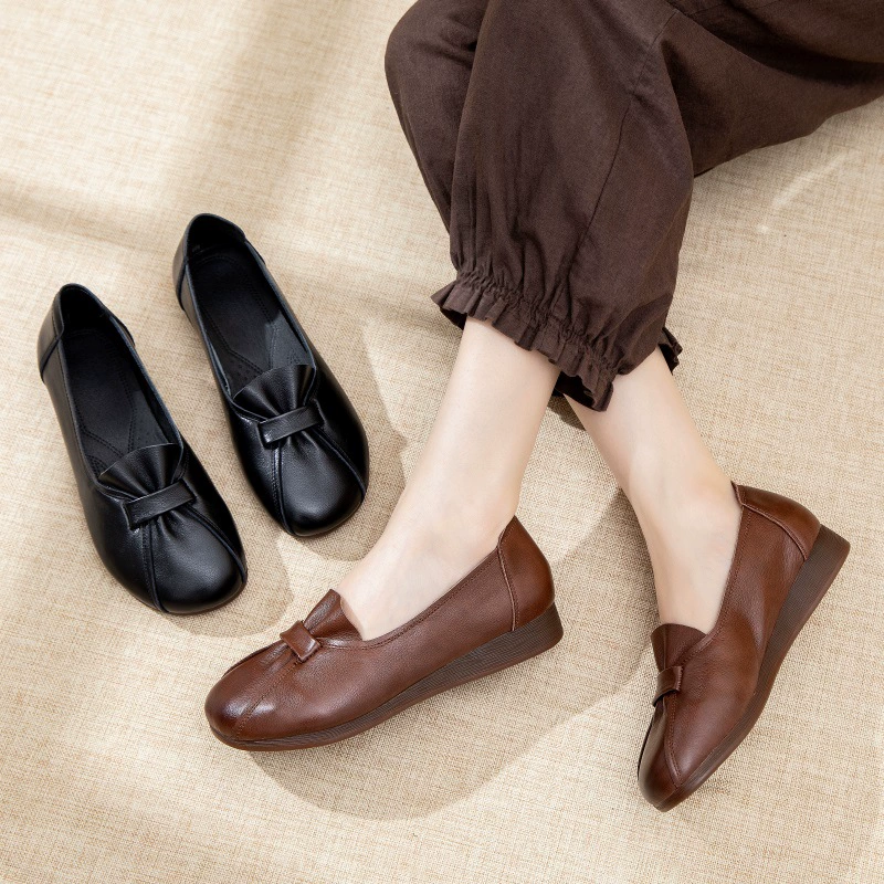 Shoes for mother, footwear, genuine leather, soft sole, for middle age