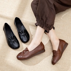 2025春季真皮牛筋淺口媽媽鞋軟底平底豆豆鞋復古中老年套腳單鞋女