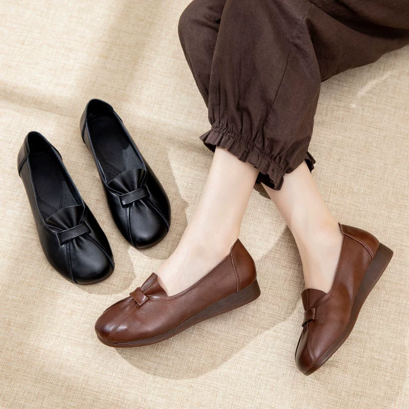Shoes for mother, footwear, genuine leather, soft sole, for middle age