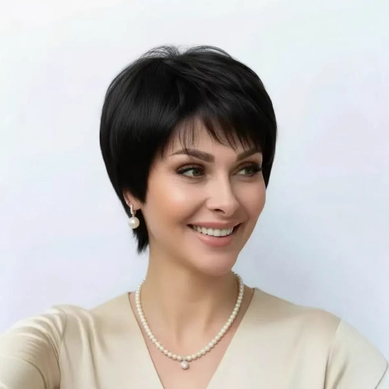 Short Hair Wigs for Middle-Aged and Elderly Women, Short Hair Wigs for Mom, Natural and Fluffy Synthetic High-Temperature Fiber Wigs for Elderly Women