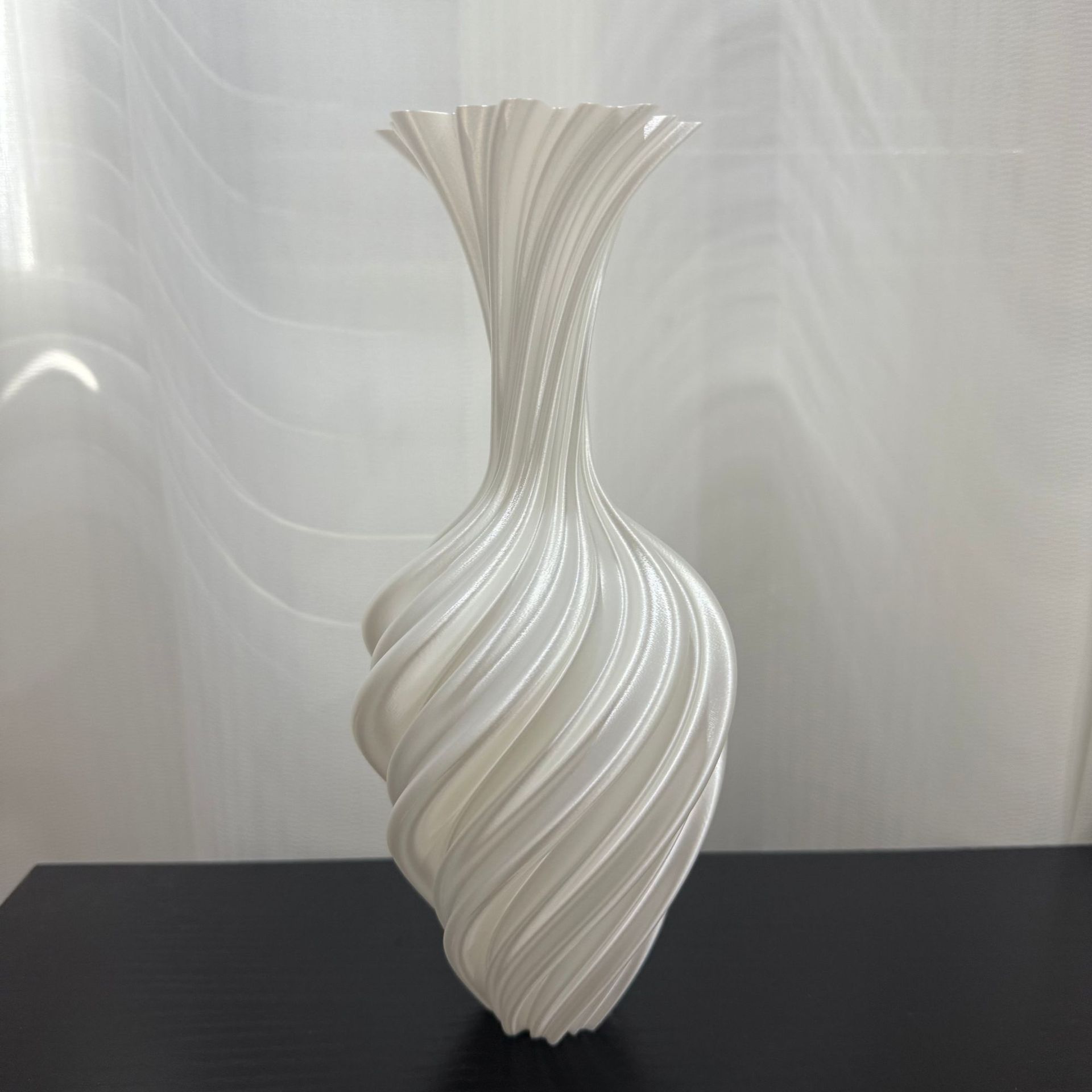 Nuevo arte abstracto jarrón retorcido retrógrado decoración floral ornamentos nórdicos simple inswind impresión 3D lujosa ligera