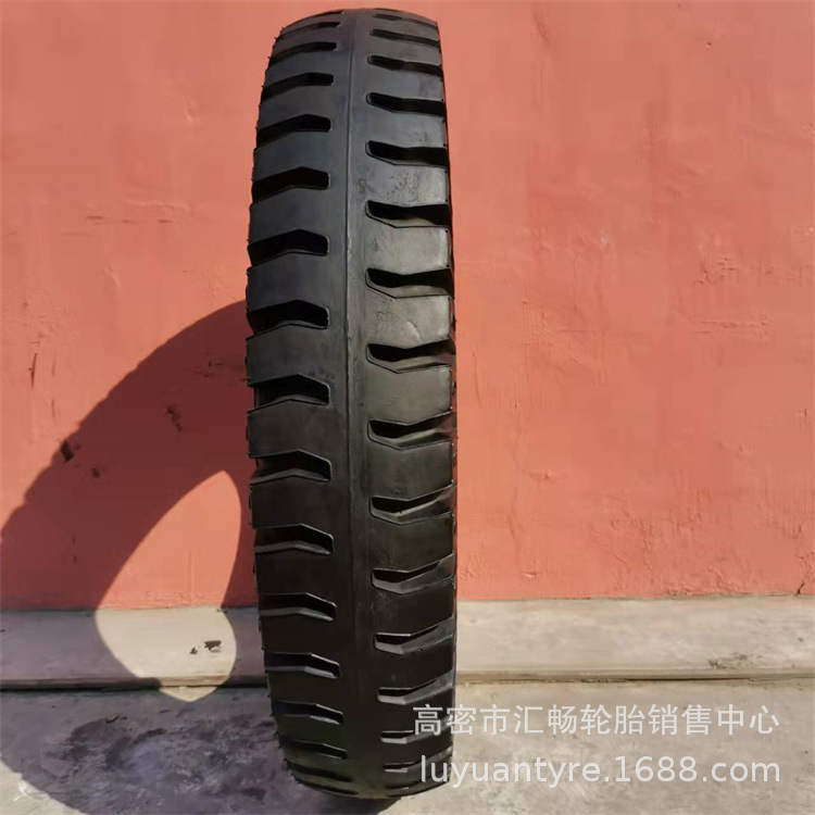 9.00-20 三轮车 拖拉机轮胎  羊角花纹 轻卡轮胎