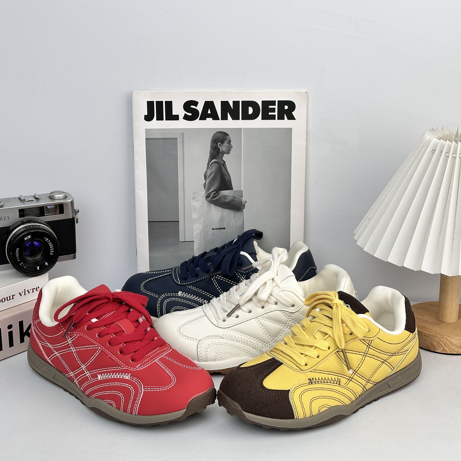 Zapatos de entrenamiento para niños y niñas Yuanbo 2025 otoño nuevo diseño de nicho de diseño universal para estudiantes zapatos casuales pequeños blancos